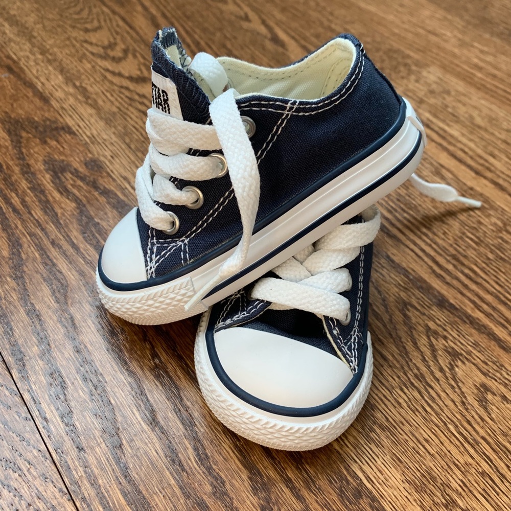 **SOLD** New Toddler Converse Sneakers 4C